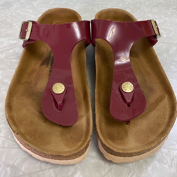 Birkenstock Gizeh Sandals. - Picture 1 of 9